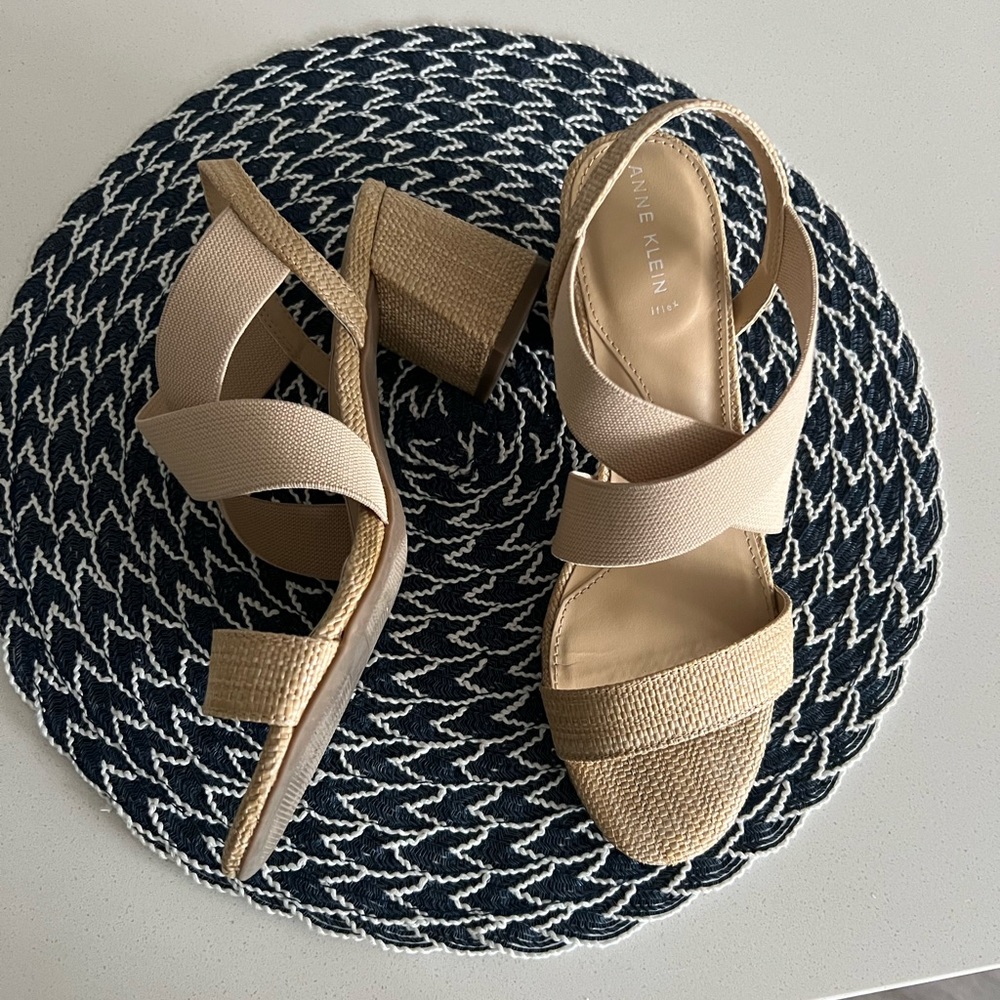Anne Klein tan strappy sandals
